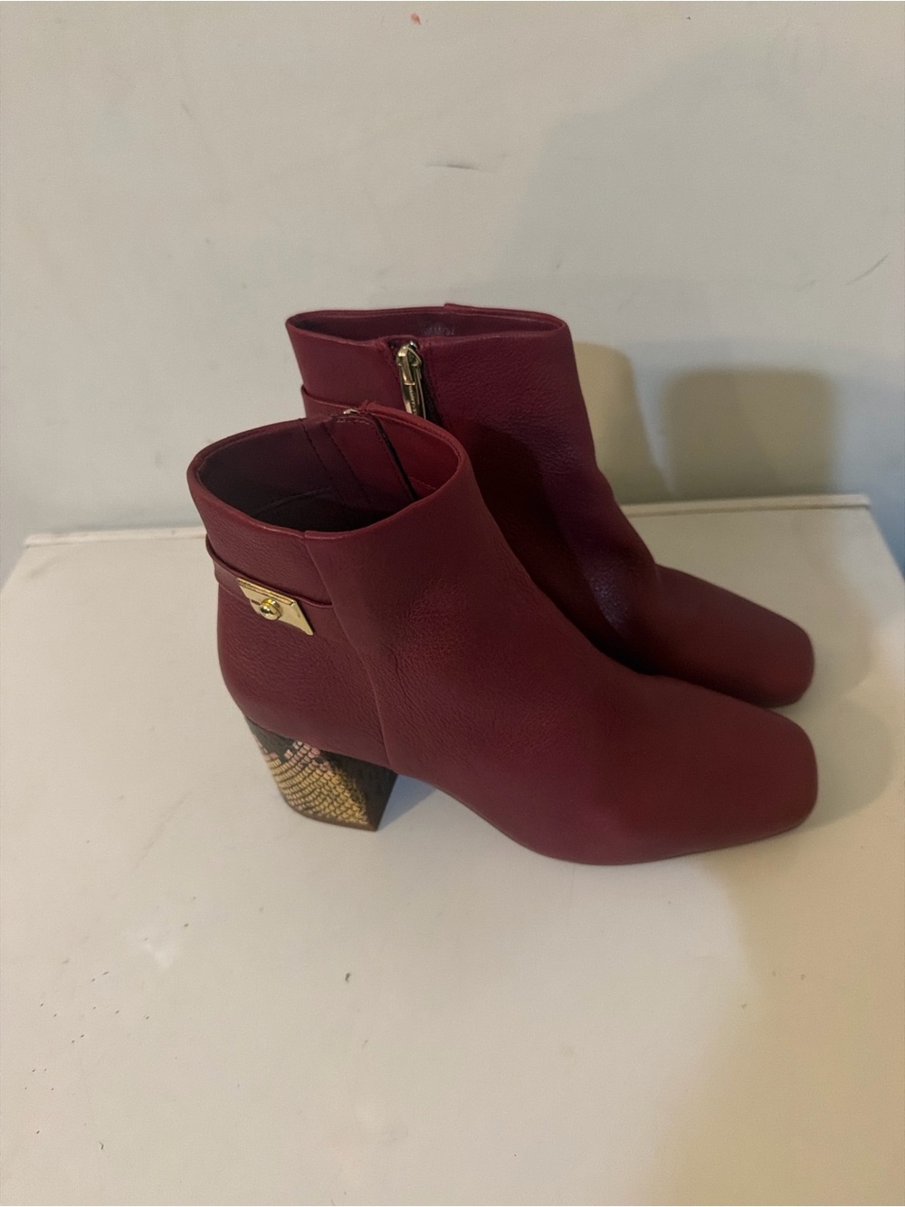 Vince Camuto burgundy Leather Knee-High Square-Toe Heeled Boots sz 7